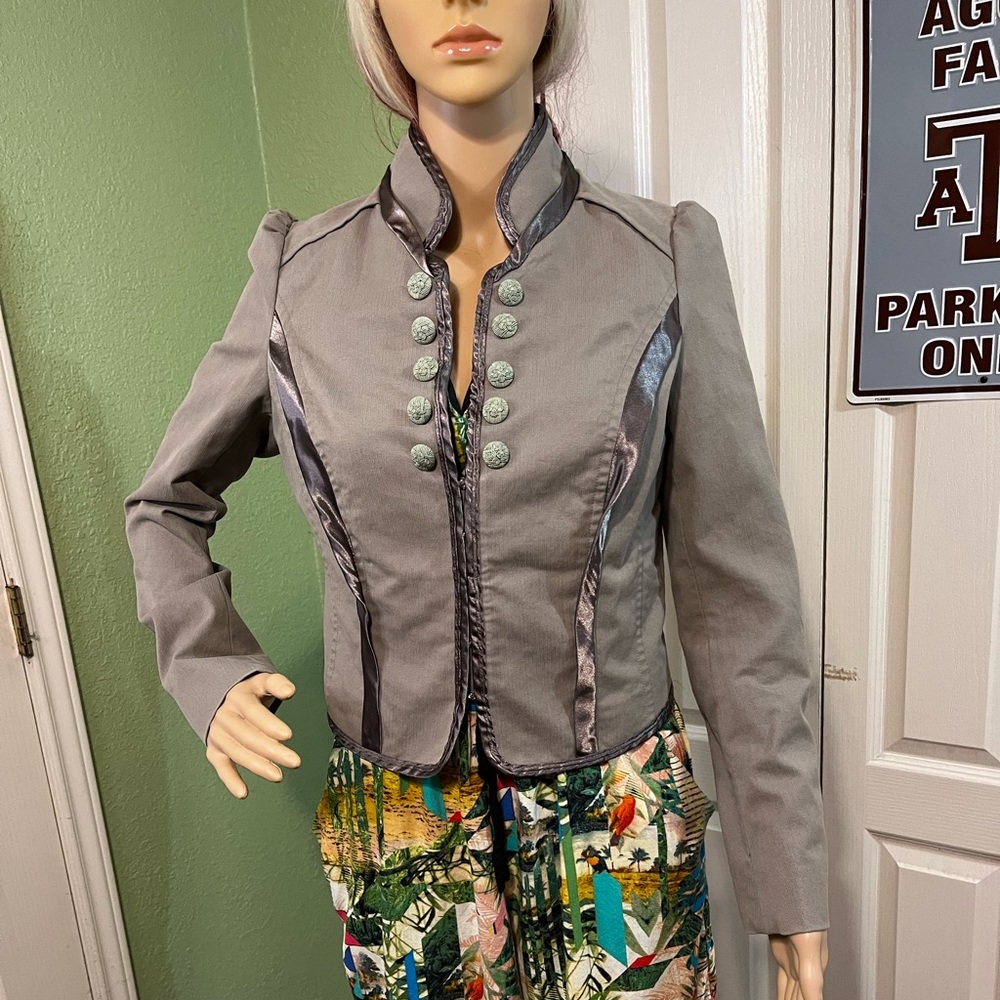 Style New York Paris Crop Blazer
